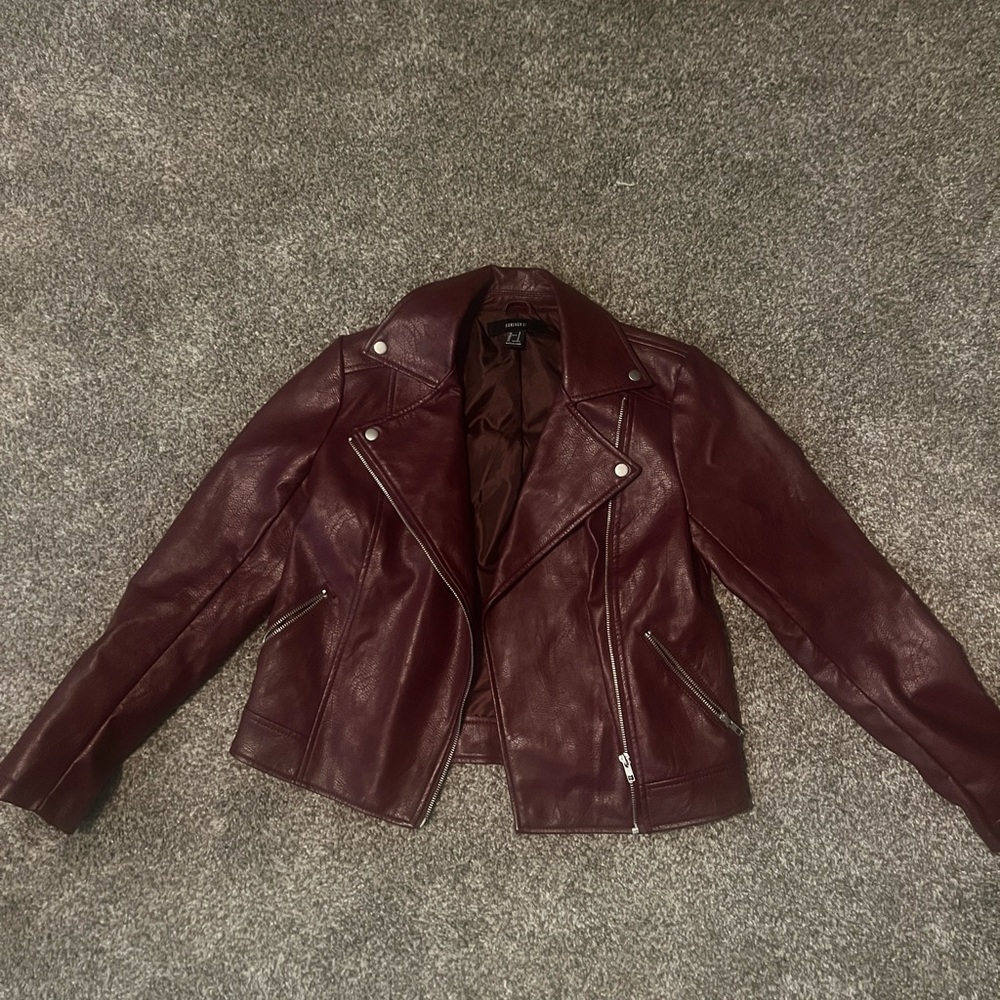 Women’s maroon leather jacket, Size small